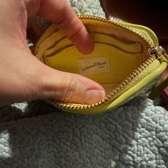 Universal Thread Card Wallet - Picture 5 of 5